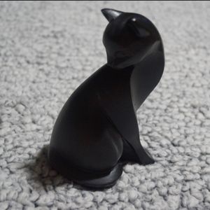 Mainstays Tabletop Cat Figurine, Matte Black